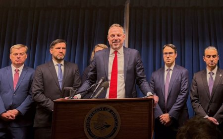 Top federal prosecutor who exposed massive $250M Minnesota fraud case steps down from position