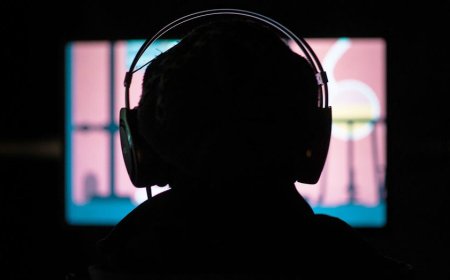 Deepfake porn crackdown passes in Senate to allow people to sue