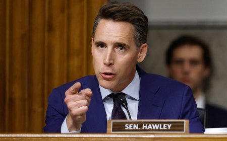 Looming war powers Senate vote ramps up pressure on Hawley after MAGA backlash