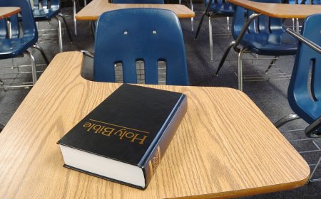 Washington school district forces students to hide Bibles in backpacks, lawsuit alleges