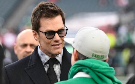 Tom Brady talks Aaron Rodgers' possible retirement, improving in broadcast booth