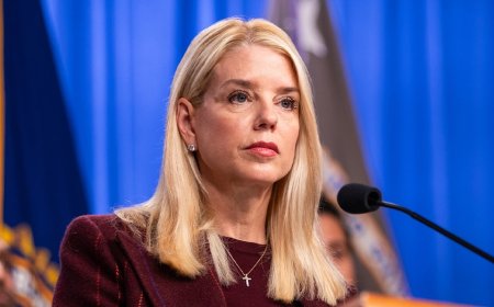 Pam Bondi defends seizing reporter's devices over alleged classified leaks involving foreign adversary
