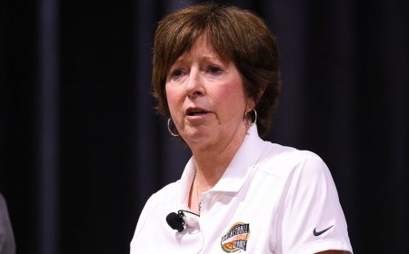 Former college basketball coach unleashes anti-ICE rant, calls on Republicans to impeach Trump