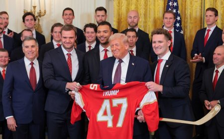 Trump flashes championship ring as Panthers celebrate Stanley Cup repeat at White House