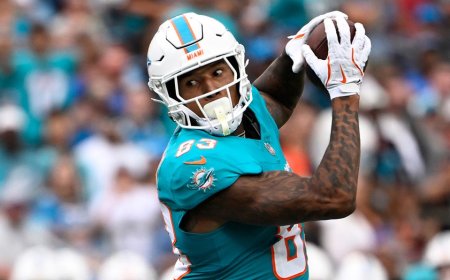Dolphins' Darren Waller says he was kicked out of exit meeting with coach Mike McDaniel before firing