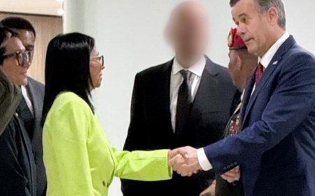 CIA director was in Venezuela to meet with acting president Delcy Rodriguez, official says