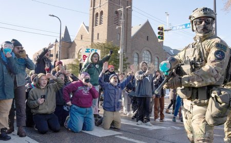 Anti-ICE mob storms Minnesota church over pastor's alleged ties to immigration enforcement