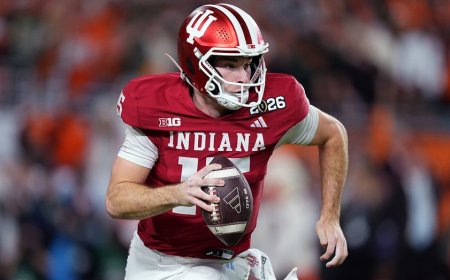 Indiana's Fernando Mendoza left bloodied after huge hit from Miami defender