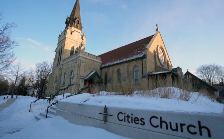 Minneapolis pastor calls on faithful to be 'light in the dark' after anti-ICE agitators storm church