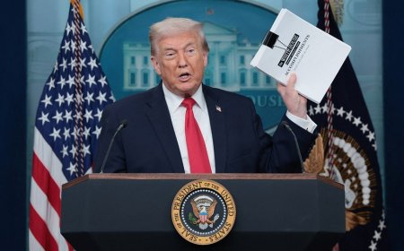 Trump appears at White House briefing one year after inauguration