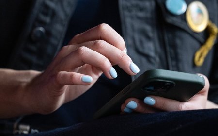 'Are You Dead?' app taps into global loneliness crisis