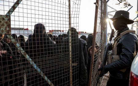 US begins transferring ISIS detainees from Syria to Iraq amid security transition