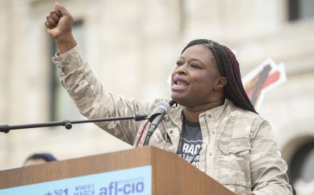 Minnesota agitators arrested in wake of church invasion, Bondi says