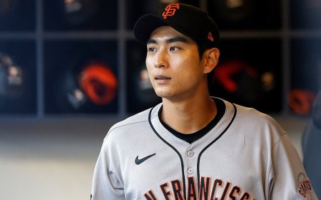 Giants star Jung Hoo Lee briefly stopped at LAX over 'paperwork issue'