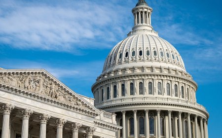 Poll shows which party has the edge ahead of midterm elections for Congress