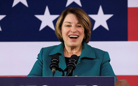 Klobuchar takes first steps towards Minnesota governor bid in race to replace embattled Walz