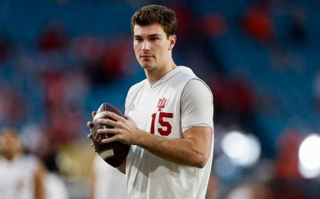 Indiana football star Fernando Mendoza explains why dating took back seat during CFP title run