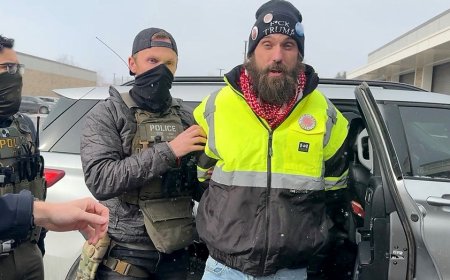 Anti-ICE Minnesota agitator arrested days after daring Bondi to do so