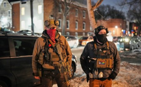 Gun rights groups clash after man DHS says was armed fatally shot by CBP in Minneapolis