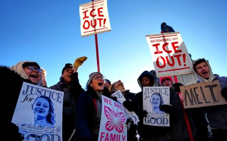 Minnesota ICE official urges protests to remain peaceful amid tensions 'like nothing I've ever seen before'