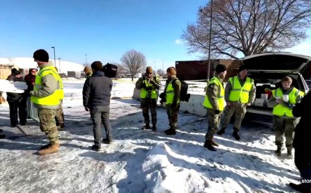 National Guard in Minnesota hands out coffee, donuts to anti-ICE protesters