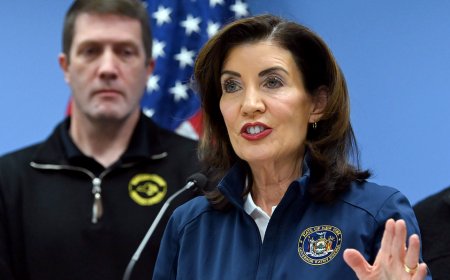 Kathy Hochul blasted for knocking ICE as DHS offered federal help during NY blizzard