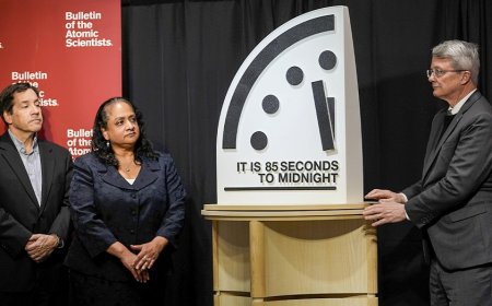 'Doomsday Clock' ticks closer to midnight over global threats, group says