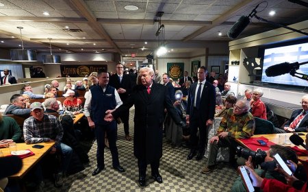 Iowa man stops Trump at restaurant with unexpected request before speech