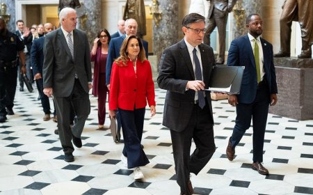 House gears up to take Senate's government shutdown deal with rare Sunday meeting