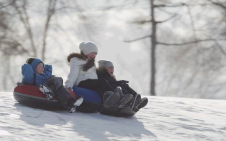 Kids need snow days, not more screen time, doctors say amid winter storms