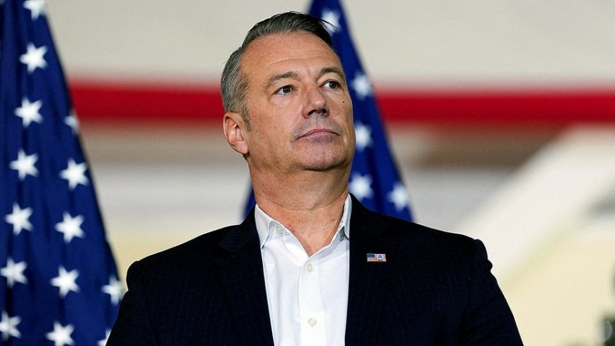 ICE head says agents facing 'constant impediments' after migrant seen ramming cars while trying to flee