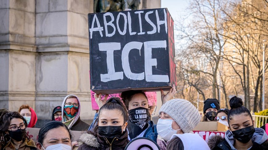 Democratic think tank urges party to drop ‘Abolish ICE’ slogan in new memo