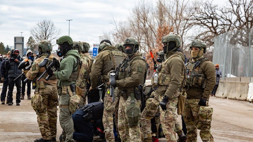 Minneapolis software engineers mistaken for ICE agents harassed, insulted by left-wing agitators at deli