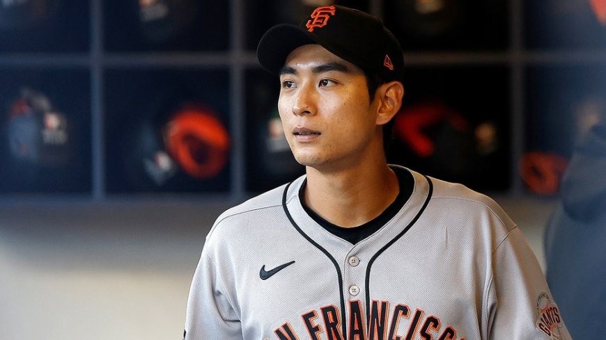 Giants star Jung Hoo Lee briefly stopped at LAX over 'paperwork issue'