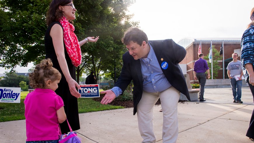Democrats push bill blocking ICE near polling places — despite clear constitutional conflict