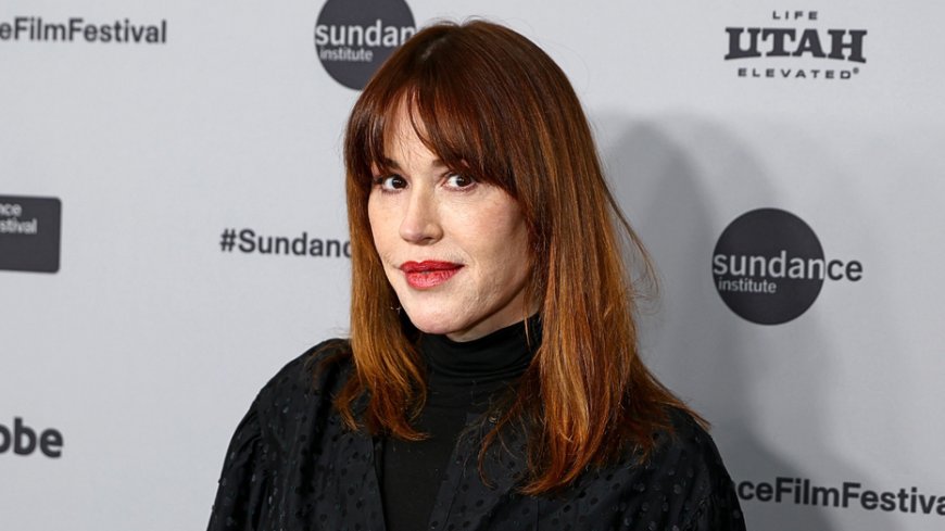 Molly Ringwald star warns that people who support ICE will be seen as ‘collaborationists’