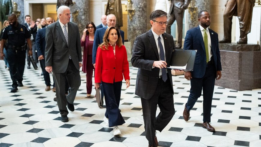 House gears up to take Senate's government shutdown deal with rare Sunday meeting