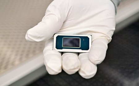 Intel’s new XeSS 3 driver finally brings multi‑frame generation to Arc GPUs — early results suggest smoother performance, smarter frame pacing, and a more competitive alternative to DLSS and FSR