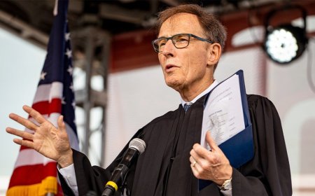 Longtime Iowa federal judge dies at 78 after more than 26 years on the bench