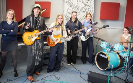 "Once you're comfortable in this space, don't overthink it, just enjoy it." A new recording studio at a historic English school has been named after Justin Hawkins