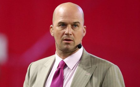 Former NFL star talks about the severity of Sam Darnold, Drake Maye's injuries ahead of the Super Bowl