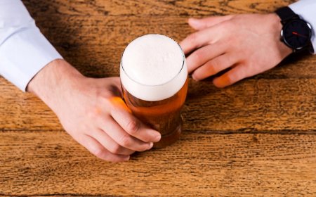 Cracker Barrel employees told to pay for their own alcohol, eat at company restaurants on the road