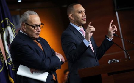 Thune blasts Jeffries, Schumer as 'afraid of their shadows' as DHS funding fight heats up