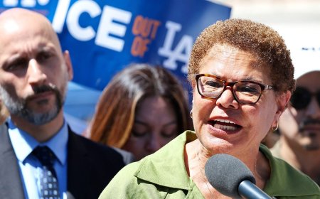 Mayor Bass facing blowback over explosive report that she altered wildfire report to downplay city's role