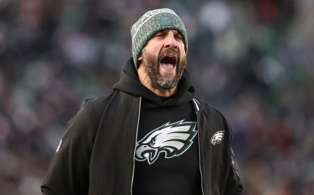 Eagles stars 'block out the outside noise' around coach Nick Sirianni amid criticism over tough season