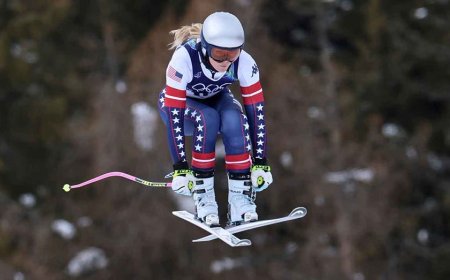 Lindsey Vonn makes Olympic comeback after ACL injury in women's downhill