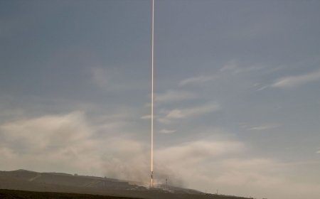 SpaceX resumes Falcon 9 flights with Starlink satellite launch from California