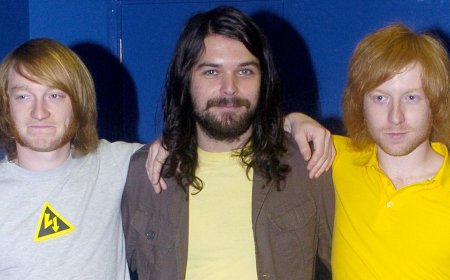 “Every time it seems their direction is clear, the rug is swiftly pulled away”: Open your mind and embrace Biffy Clyro’s Infinity Land as a prog album