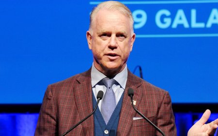 Ex-NFL star encourages American Olympians to 'pipe down' and 'respect the flag'