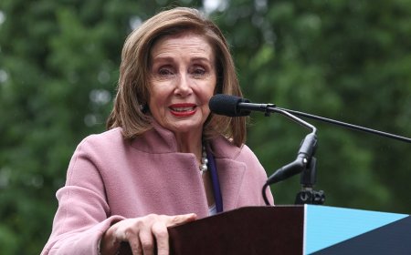 Pelosi endorses JFK's grandson in Democratic House primary
